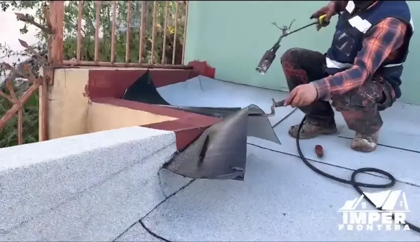 Video: termofusión y sellado de pretiles con soplete